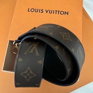 Authentic Louis Vuitton Signature BANDOULIÈRE Strap
